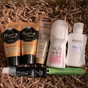 🔴Avon Travel Kit - Make Life Beautiful